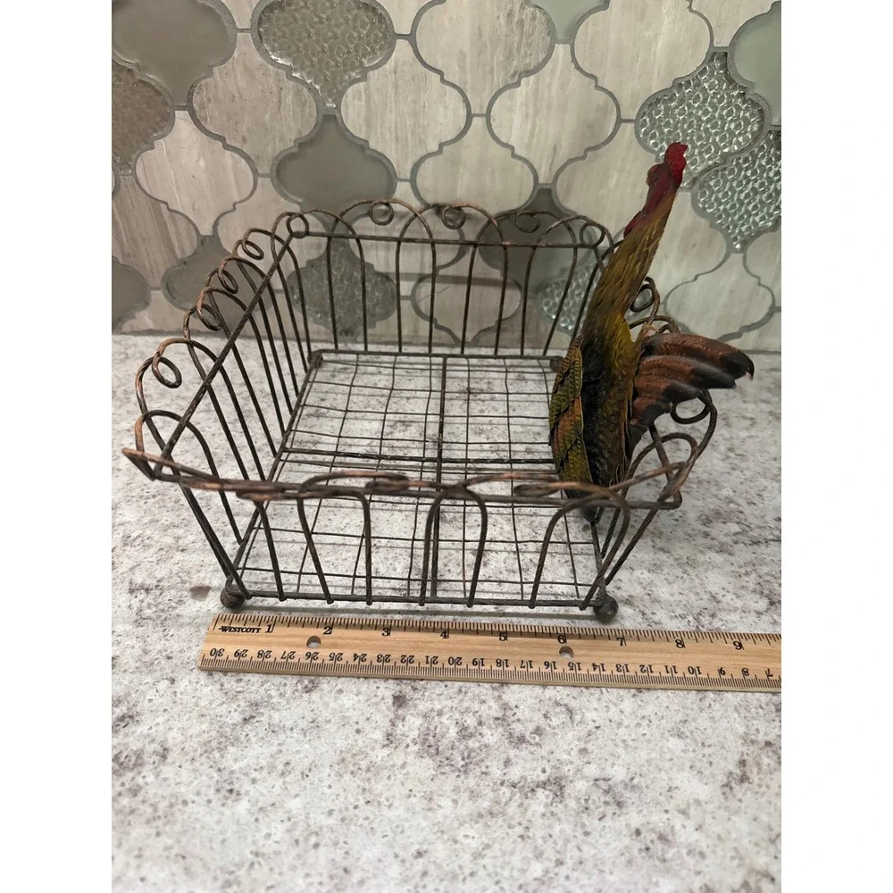 Vintage Farmhouse Metal Wire Basket with‎ Colorful Rooster Decor Brown Country